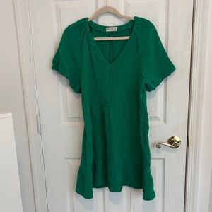 Green V-Neck Short Sleeve Dress